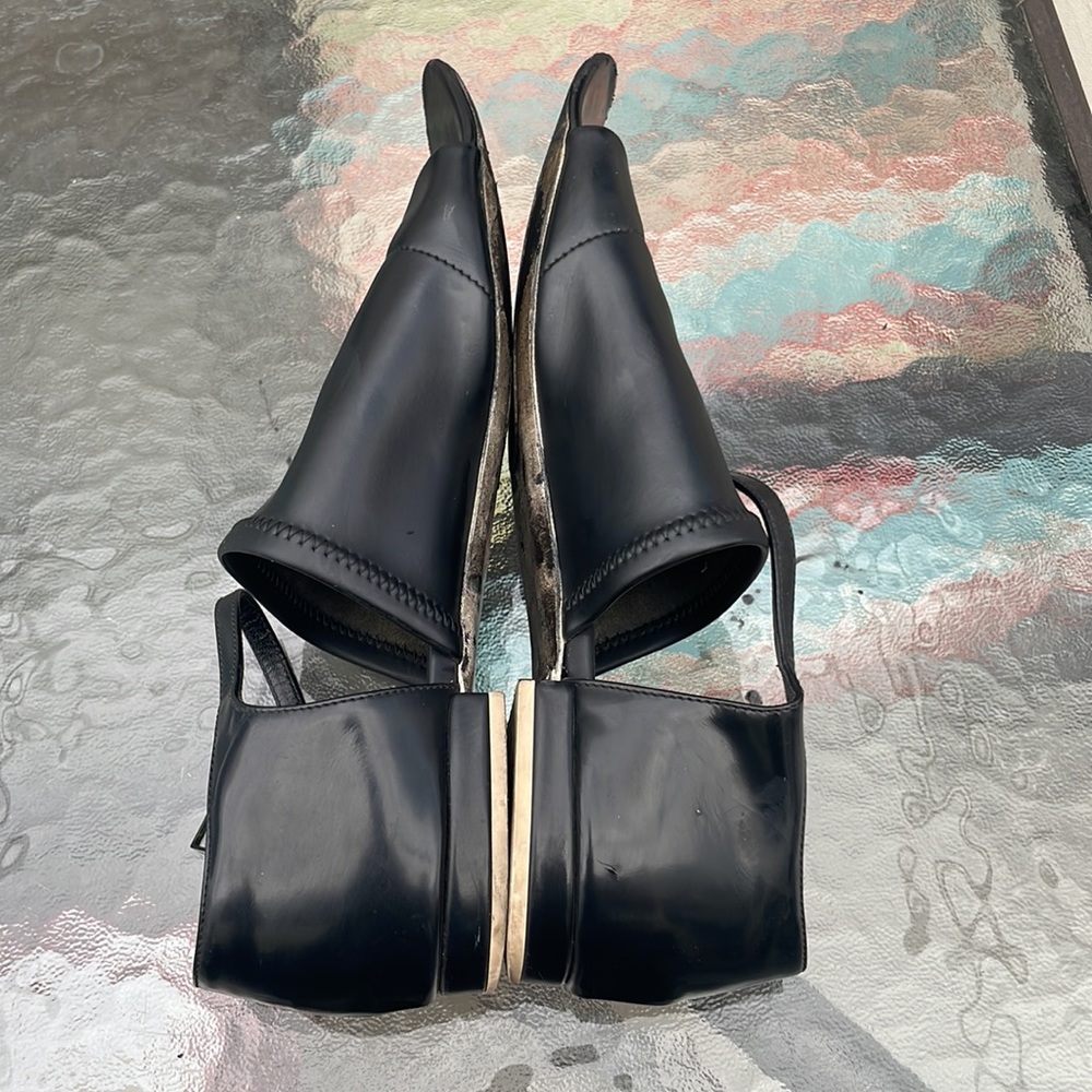 Balenciaga Black Leather Open-Toe Flats - Picture 7 of 10